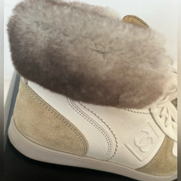 Vintage Chanel boots sneakers Italy size 38 real Fur Rare white Gray - Picture 10 of 12